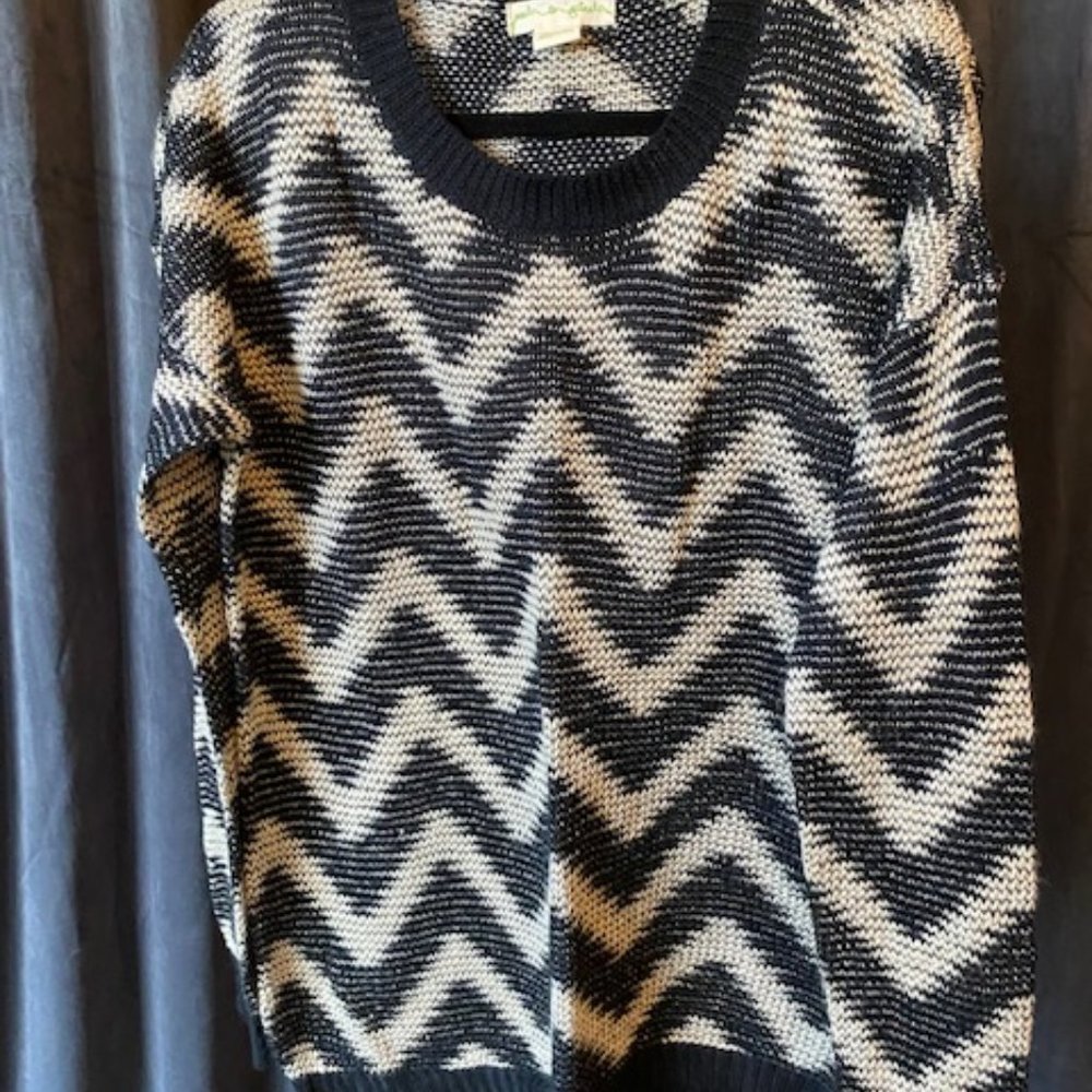 Women Sweater Size L Black and Beige